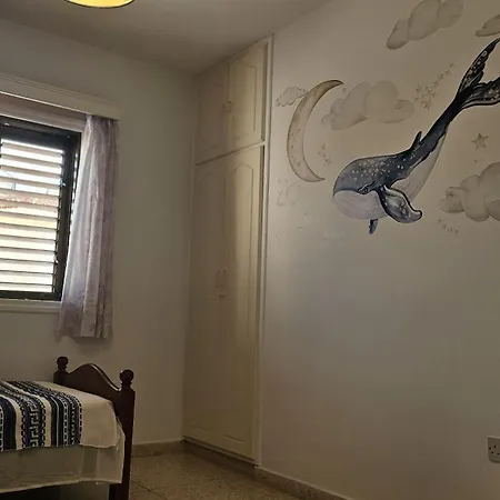 Retro Retreat * Protaras